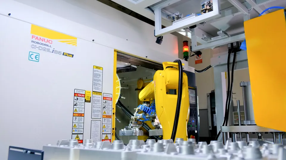 The robot and the Robodrill