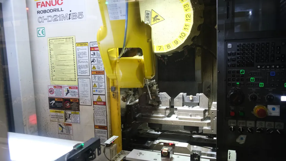 Robot at the Robodrill vise