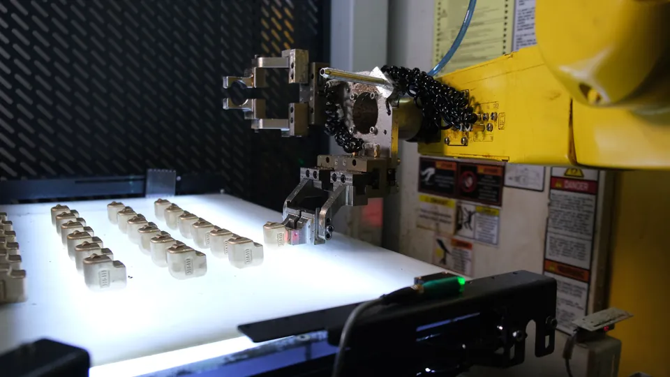 Picking parts from the backlit conveyor