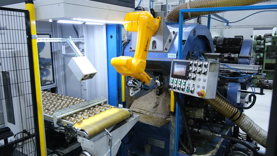 Gripper at the transfer machine fixture